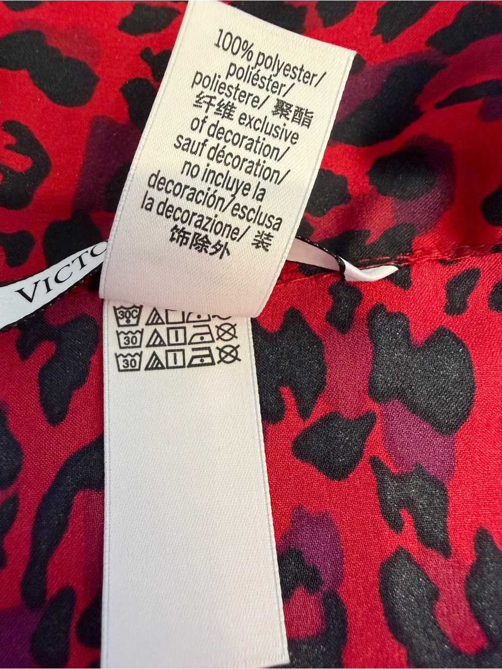 Victoria’s Secret Red Black Silky Feel Cheetah / Animal Print Pajama Set size M - Picture 9 of 12